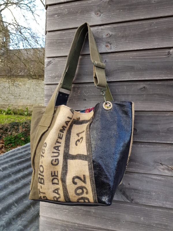 Sac shopping Miss Ouada en toile de jute recyclé (sac à café) et en cuir noir – Image 2
