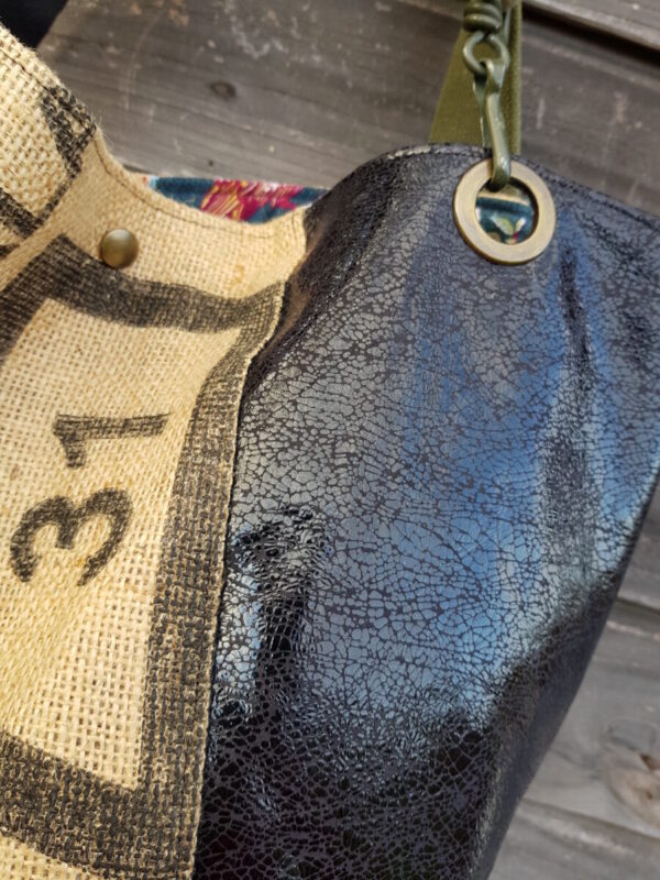 Sac shopping Miss Ouada en toile de jute recyclé (sac à café) et en cuir noir – Image 6