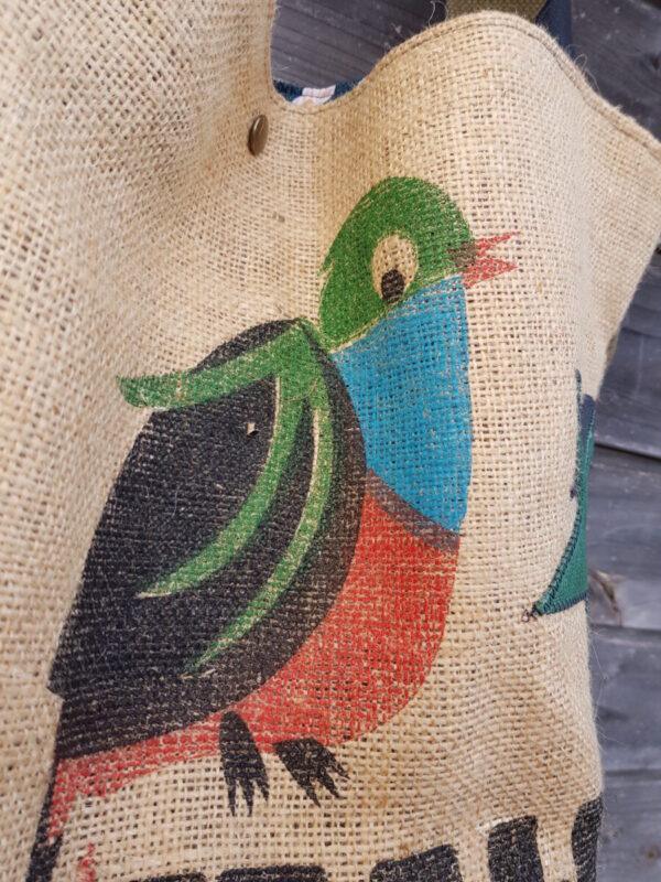 Sac shopping Miss Ouada en toile de jute recyclé (sac à café) et en cuir noir – Image 3