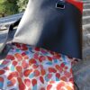 Sac à dos Flanagan en simili cuir noir et en coton enduit fleuri – Image 6