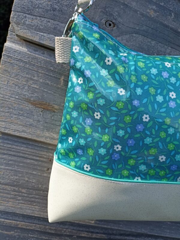 Sac Bandoulière Longsferry en simili cuir blanc et en coton enduit fleuri – Image 2