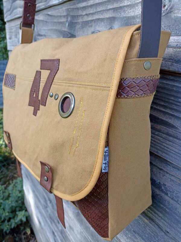 Sac bandoulière Sullivan en toile épaisse moutarde et en cuir marron fantaisie – Image 4