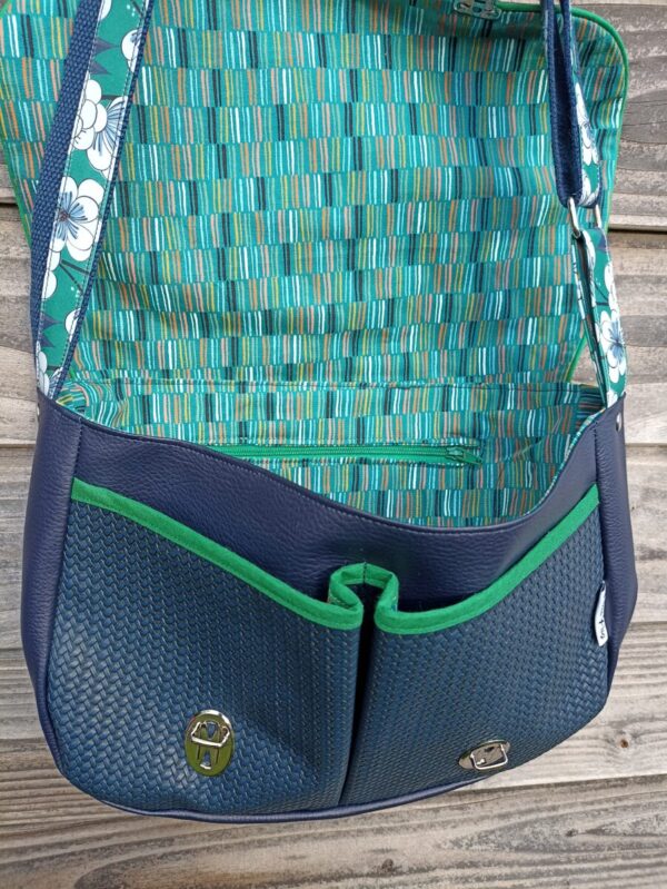Sac besace bandoulière Samuel Fallentin en simili cuir marine et en coton enduit fleurs fond vert – Image 8