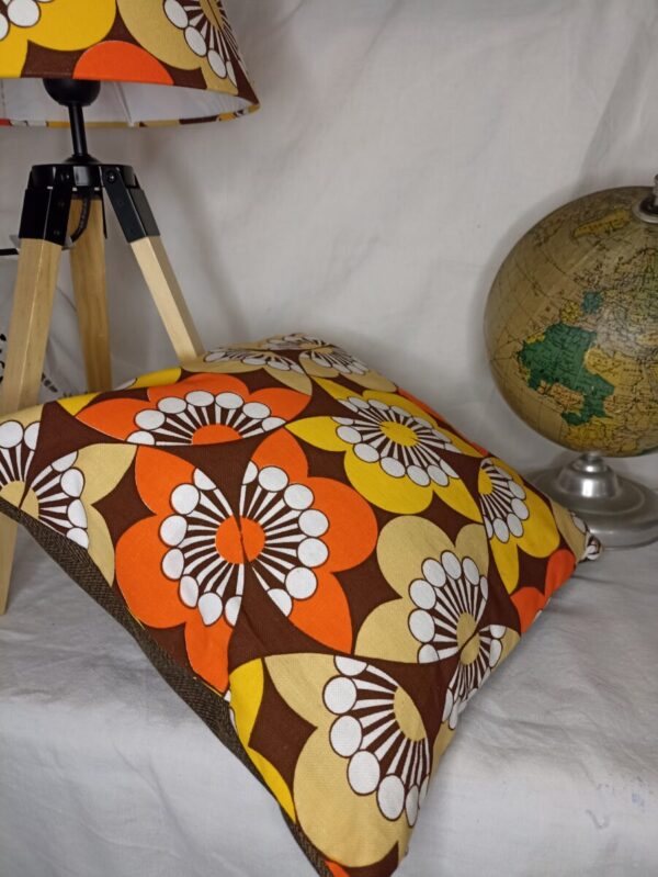 Coussin Jejeeh en tissu vintage fleuri – Image 5