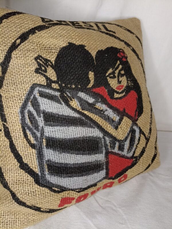 Coussin Jejeeh en toile de jute et en velours noir – Image 2