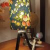 Petit abat jour cylindrique tissu vintage fleuri bleu – Image 2