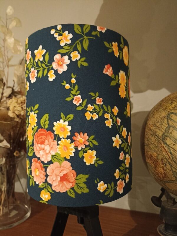 Petit abat jour cylindrique tissu vintage fleuri bleu – Image 3