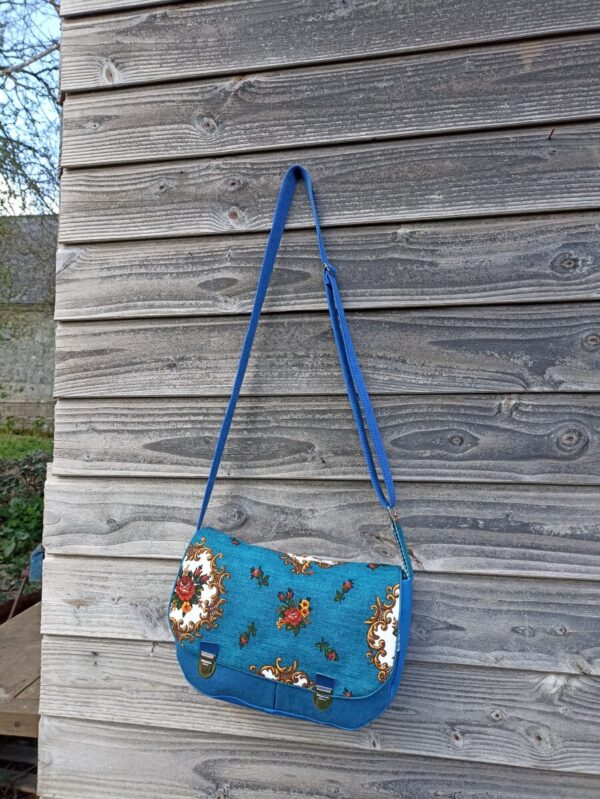 Sac besace bandoulière Samuel Fallentin en simili cuir bleu roi et tissu vintage – Image 4
