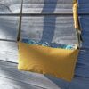 Kiouni sac bandoulière en toile moutarde et en coton enduit palmier – Image 2