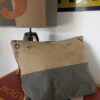 Coussin Jejeeh en toile militaire et ancienne toile beige recyclé. – Image 2