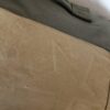 Coussin Jejeeh en toile militaire et ancienne toile beige recyclé. – Image 6