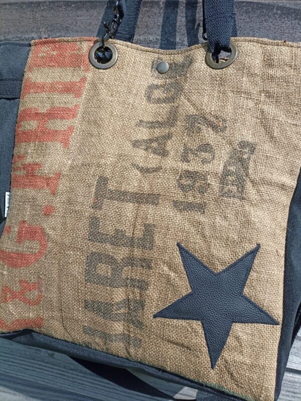 Sac cabas bandoulière Parsi en toile de jute recyclée et simili cuir noir – Image 6