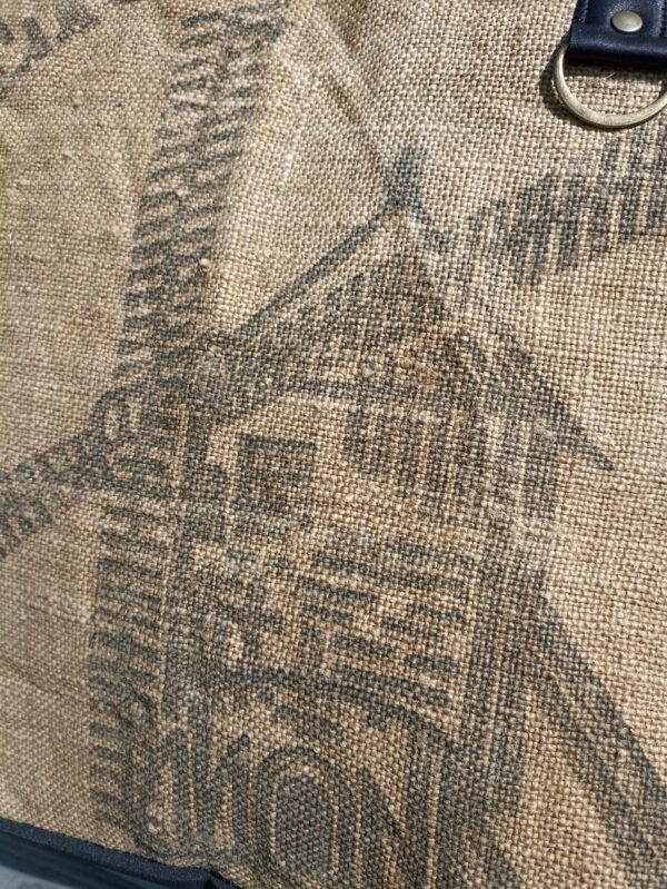 Sac cabas bandoulière Parsi en toile de jute recyclée et simili cuir noir – Image 4