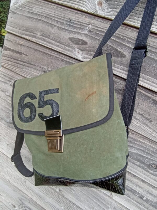 Sac à dos Flanagan en toile militaire kaki et cuir noir – Image 5