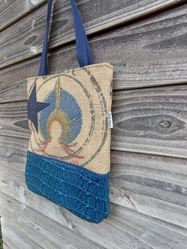 Sac cabas Stuart en toile de jute recyclée et simili cuir bleu – Image 3