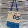 Sac cabas Stuart en toile de jute recyclée et simili cuir bleu – Image 4