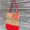 Sac cabas Stuart en toile de jute recyclée et velours rouge – Image 3