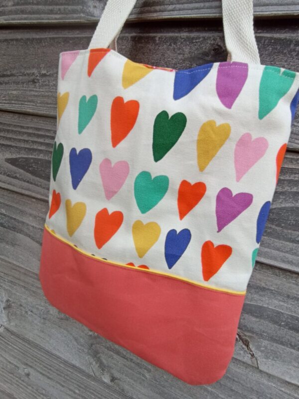 Sac cabas Stuart en toile de coton coeurs et en toile rose – Image 2