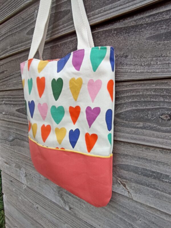 Sac cabas Stuart en toile de coton coeurs et en toile rose – Image 3