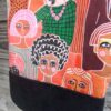 Sac cabas Stuart en toile de coton imprimé de visages et en velours noir – Image 3