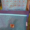 Sac bandoulière Petit Sullivan en simili cuir marine et en coton enduit fleurs bleues – Image 6
