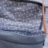 Kiouni sac bandoulière en simili cuir gris et en coton enduit fleuri – Image 6