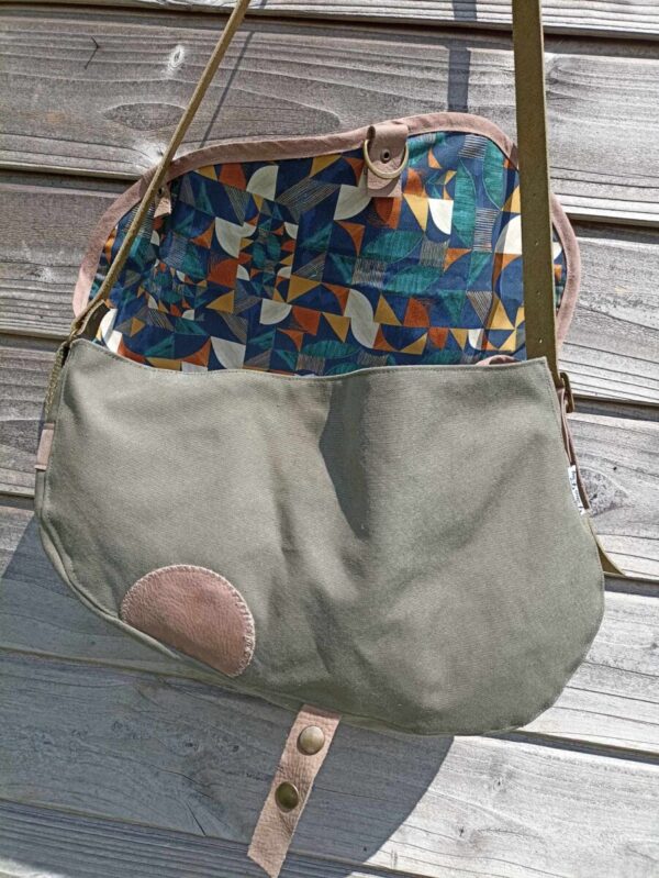 Sac bandoulière Mondiboy en toile militaire et cuir beige – Image 7