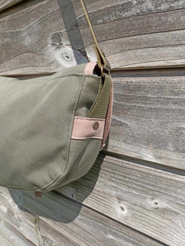 Sac bandoulière Mondiboy en toile militaire et cuir beige – Image 9
