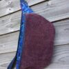 Sac banane en velours violet et fleurs bleues – Image 4