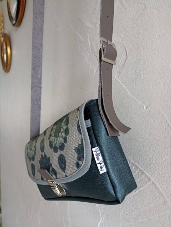 Kiouni sac en simili cuir gris irisé et en coton enduit Lotus – Image 2