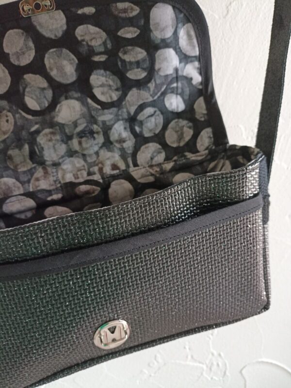 Sac Kiouni en simili cuir noir et en coton enduit zébre – Image 6