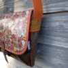 Sac Verne en simili cuir marron et fleurs couleurs automnales – Image 3