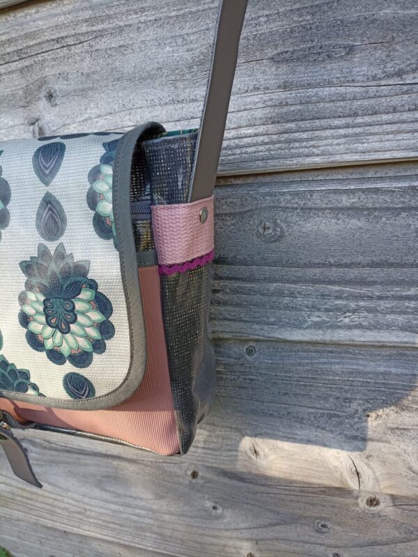 Sac Verne en coton enduit gris et fleurs de lotus – Image 3