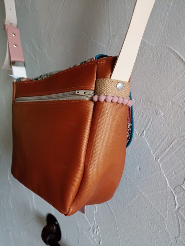 Sac fix en simili cuir rouille et en coton enduit jardin fleuri – Image 5