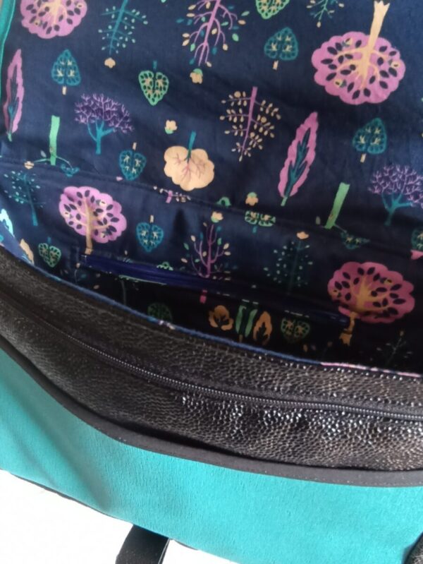 Sac Verne en simili cuir noir et en velours bleu – Image 7