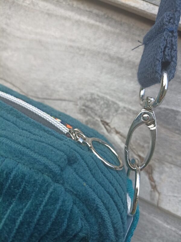 Sac Henrietta en velours bleu canard et floral – Image 6