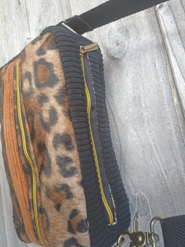 Sac Henrietta en velours noir et léopard – Image 4