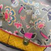 Sac bandoulière Fallentin en simili cuir noir et coton enduit floral kaki – Image 2