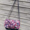 Sac bandoulière Fallentin en simili cuir gris et coton enduit fleurs roses – Image 3