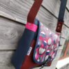 Sac Verne en simili cuir marine et coton enduit fushia – Image 4