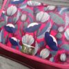 Sac bandoulière Petit Sullivan en simili cuir bordeaux et coton enduit rose – Image 3