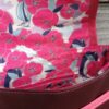 Sac bandoulière Petit Sullivan en simili cuir bordeaux et coton enduit rose – Image 9
