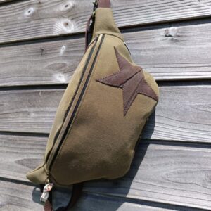 Banane kaki militaire