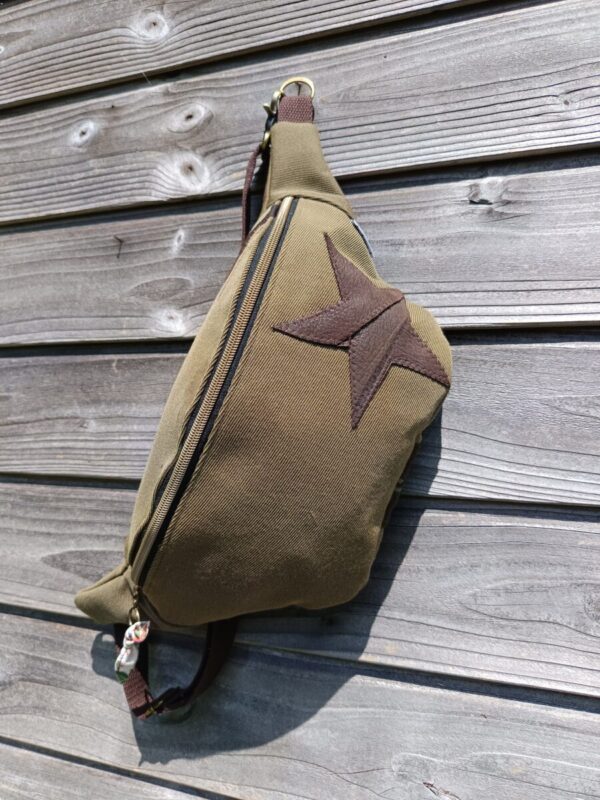 Banane kaki militaire